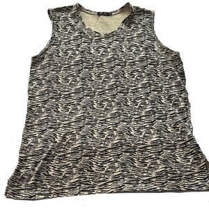 M.D collection size L , made in Italy top
Animal Print Sleeveless Top